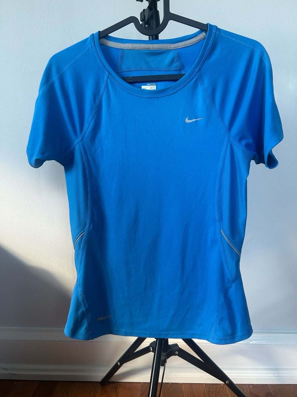 Nike Fit Dry Running T-Shirt Women’s XS Blue Reflective Mesh Panels